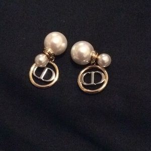 Christian Dior Dangle Drop Pearl Earrings